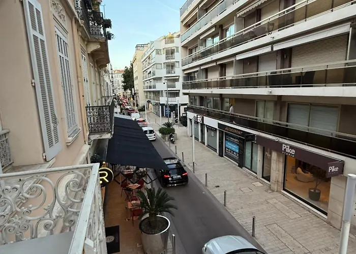 Sea View 2Br 2Ba - 4 Min Palais - Ideal Cannes Film Festival Stay *